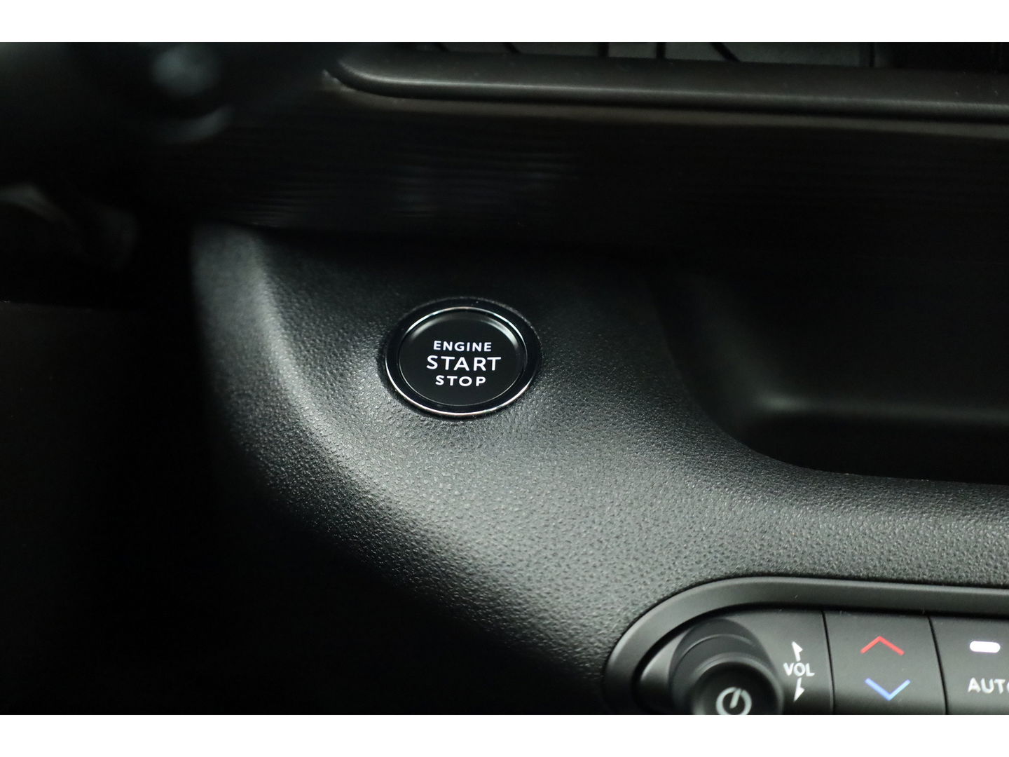 Jeep Avenger Longitude 54 kWh | Cruise Control | All Season | Apple CarPlay & Android Auto | Stoelverw. | PDC+ A |