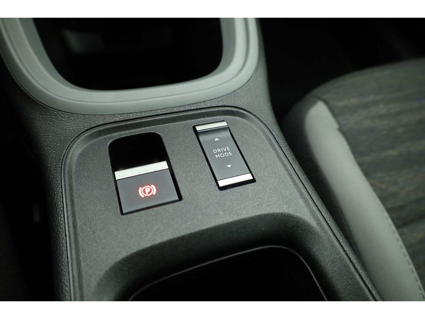 Jeep Avenger Longitude 54 kWh | Cruise Control | All Season | Apple CarPlay & Android Auto | Stoelverw. | PDC+ A |