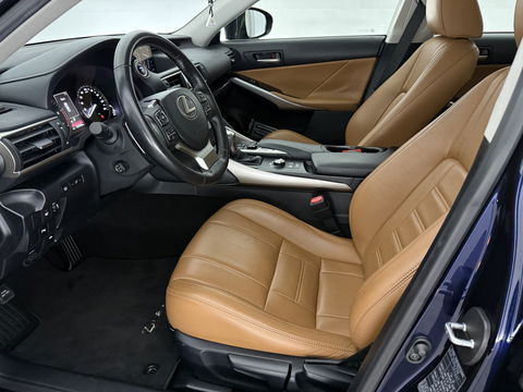 Lexus IS 300 300h Hybrid Sport Edition | Camera | Cruise | LED | Navi | Parkeersens. | NAP