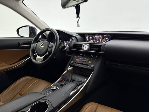 Lexus IS 300 300h Hybrid Sport Edition | Camera | Cruise | LED | Navi | Parkeersens. | NAP