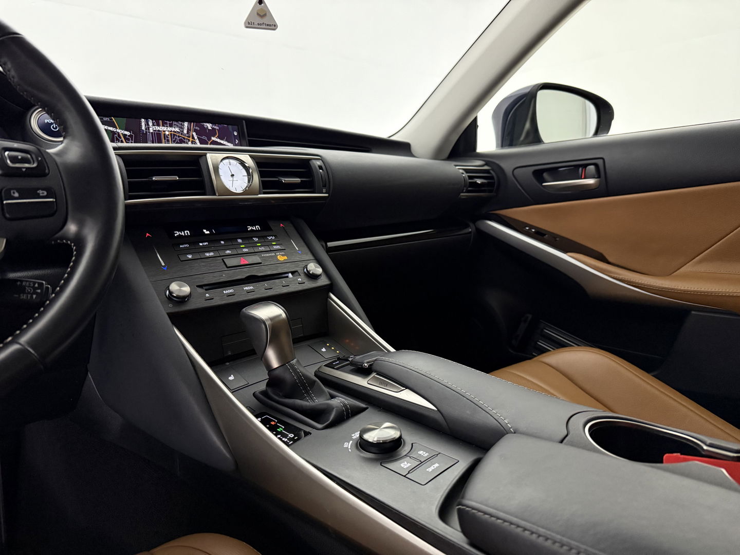 Lexus IS 300 300h Hybrid Sport Edition | Camera | Cruise | LED | Navi | Parkeersens. | NAP