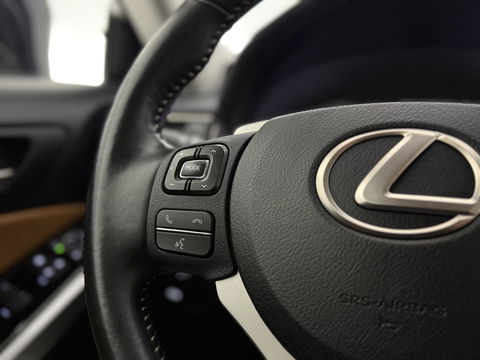 Lexus IS 300 300h Hybrid Sport Edition | Camera | Cruise | LED | Navi | Parkeersens. | NAP