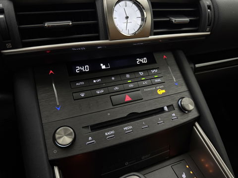 Lexus IS 300 300h Hybrid Sport Edition | Camera | Cruise | LED | Navi | Parkeersens. | NAP