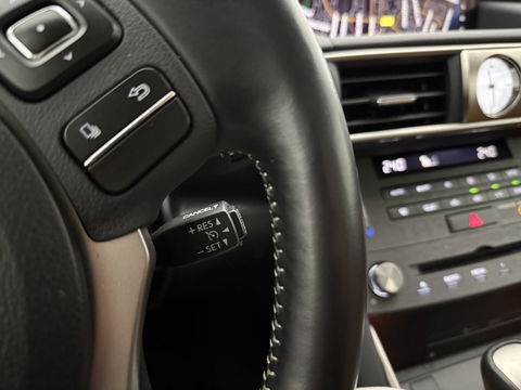 Lexus IS 300 300h Hybrid Sport Edition | Camera | Cruise | LED | Navi | Parkeersens. | NAP