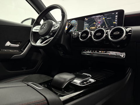 Mercedes-Benz A-Klasse 180 AMG | Pano | Virtual | Camera | Trekh. | Cruise | Stoelverw. | Navi | NAP