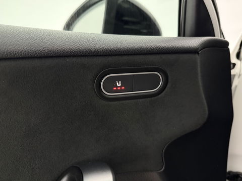 Mercedes-Benz A-Klasse 180 AMG | Pano | Virtual | Camera | Trekh. | Cruise | Stoelverw. | Navi | NAP