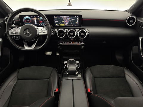 Mercedes-Benz A-Klasse 180 AMG | Pano | Virtual | Camera | Trekh. | Cruise | Stoelverw. | Navi | NAP