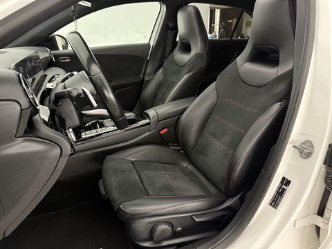 Mercedes-Benz A-Klasse 180 AMG | Pano | Virtual | Camera | Trekh. | Cruise | Stoelverw. | Navi | NAP