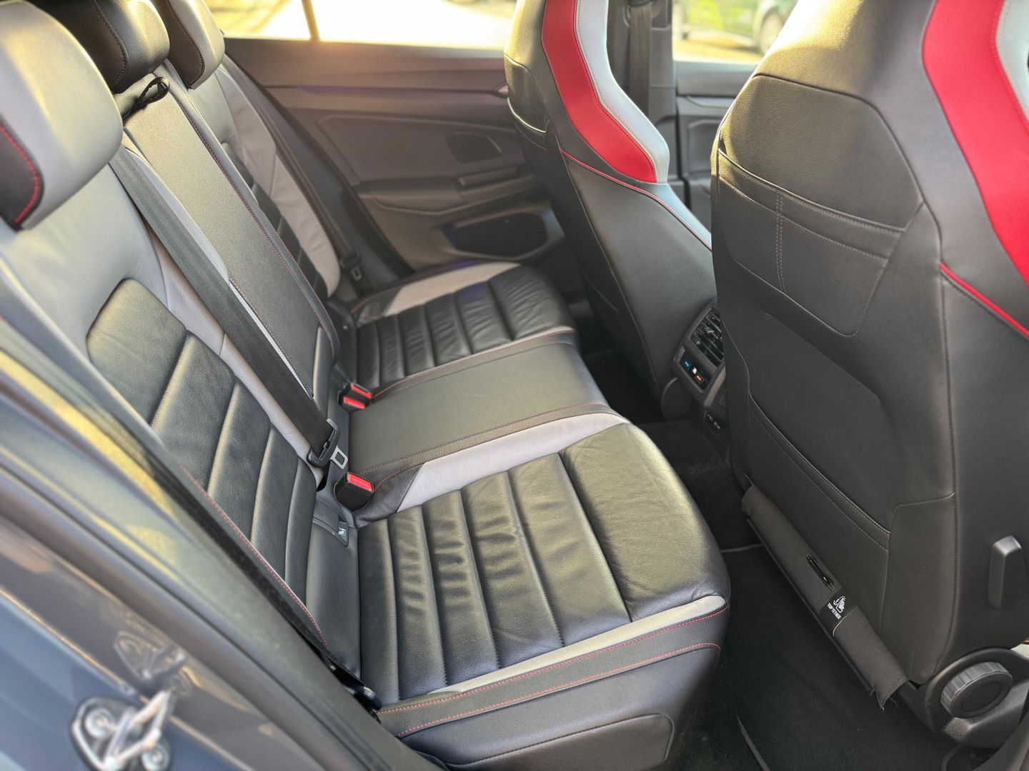 Volkswagen Golf 2.0 TSI GTI Pano HUD Leder Memory Camera Stoelkoeling