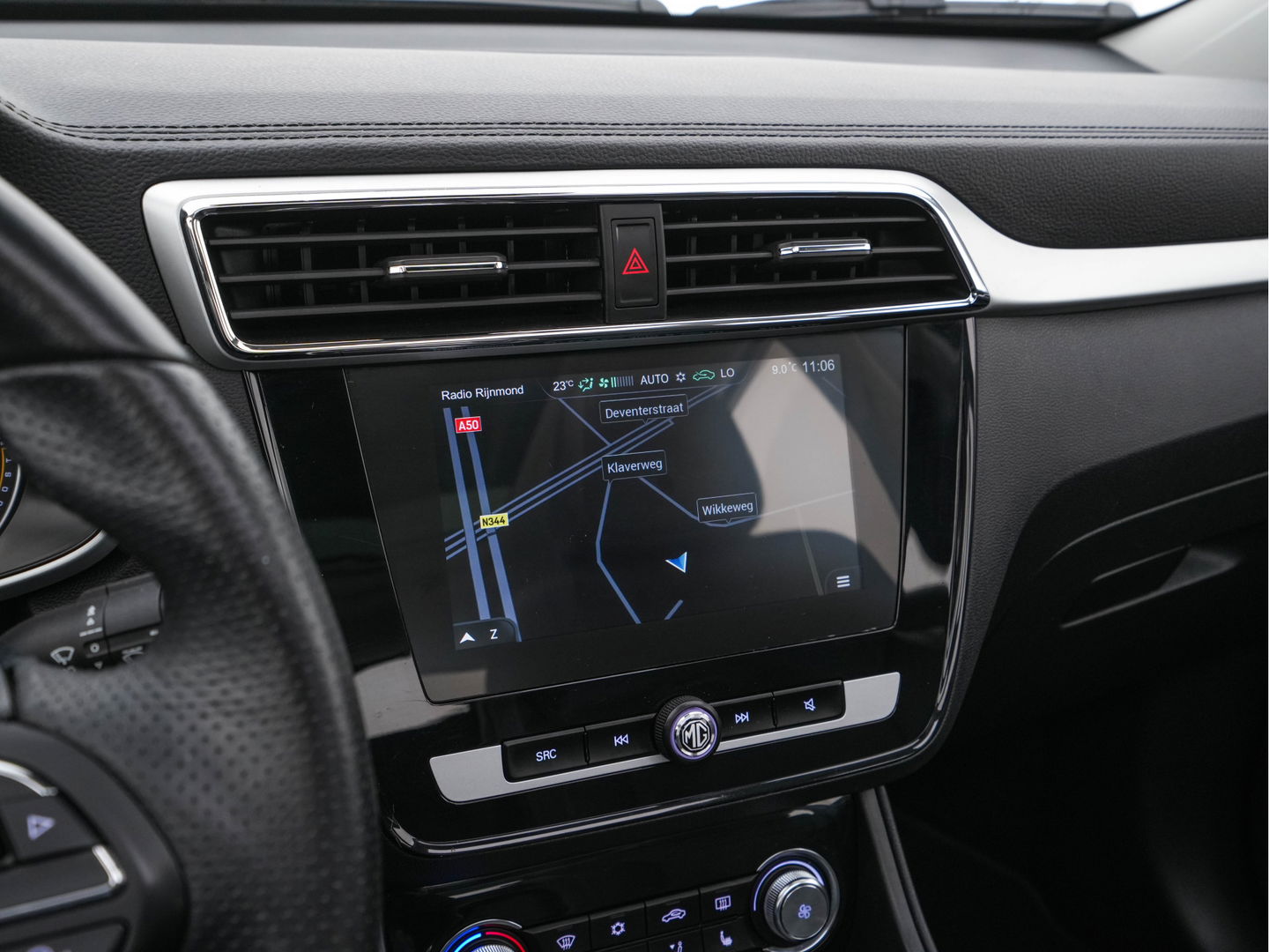 MG ZS EV Luxury 45 kWh (INCL.BTW) Aut. *PANO | LEATHER | CCS-FASTLOADER | KEYLESS | NAVI-FULLMAP | ADAPTIVE-CRUISE | CAMERA | HEATED-SPORTSEATS | CARPLAY | BLINDSPOT | DAB | LANE-ASSIST | PRIVACY-GLASS | 17''ALU*