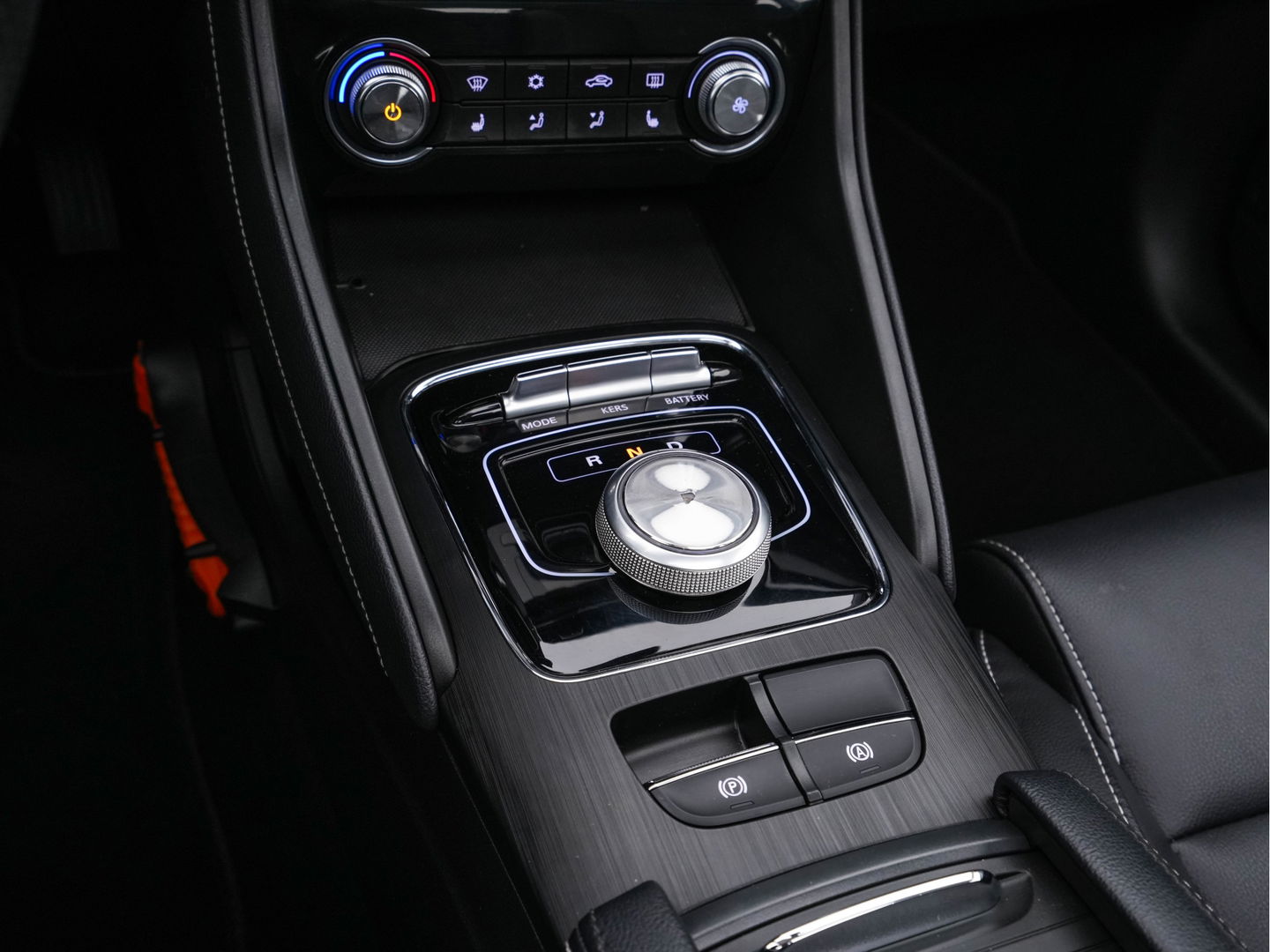 MG ZS EV Luxury 45 kWh (INCL.BTW) Aut. *PANO | LEATHER | CCS-FASTLOADER | KEYLESS | NAVI-FULLMAP | ADAPTIVE-CRUISE | CAMERA | HEATED-SPORTSEATS | CARPLAY | BLINDSPOT | DAB | LANE-ASSIST | PRIVACY-GLASS | 17''ALU*