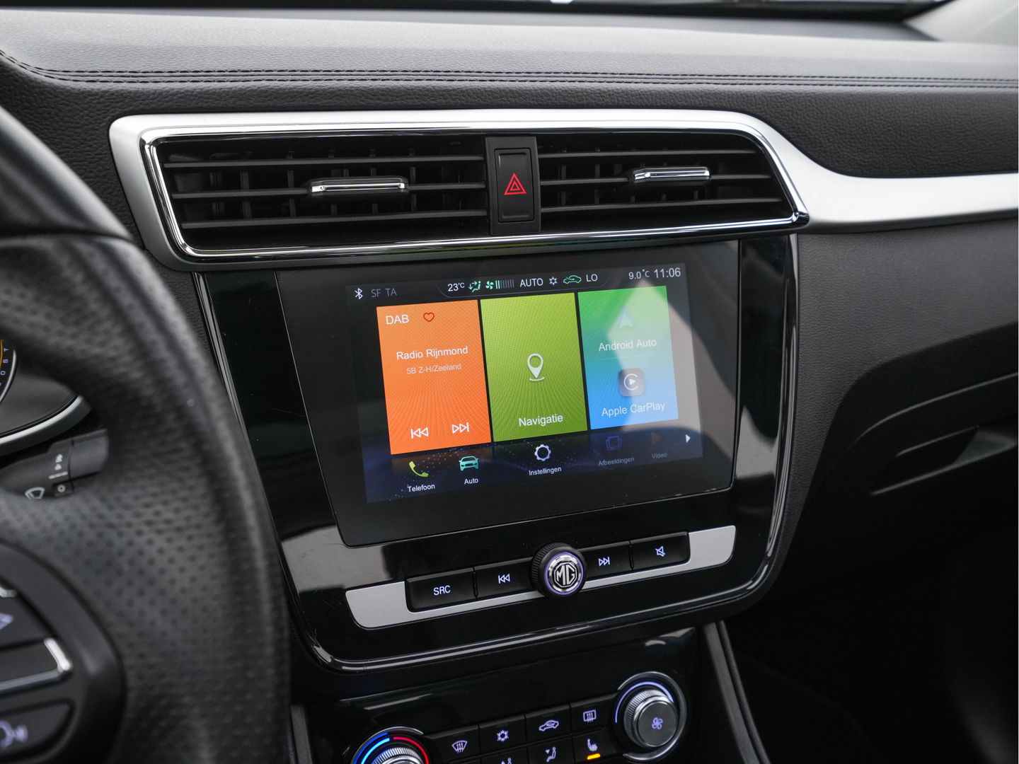 MG ZS EV Luxury 45 kWh (INCL.BTW) Aut. *PANO | LEATHER | CCS-FASTLOADER | KEYLESS | NAVI-FULLMAP | ADAPTIVE-CRUISE | CAMERA | HEATED-SPORTSEATS | CARPLAY | BLINDSPOT | DAB | LANE-ASSIST | PRIVACY-GLASS | 17''ALU*