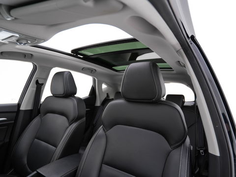 MG ZS EV Luxury 45 kWh (INCL.BTW) Aut. *PANO | LEATHER | CCS-FASTLOADER | KEYLESS | NAVI-FULLMAP | ADAPTIVE-CRUISE | CAMERA | HEATED-SPORTSEATS | CARPLAY | BLINDSPOT | DAB | LANE-ASSIST | PRIVACY-GLASS | 17''ALU*