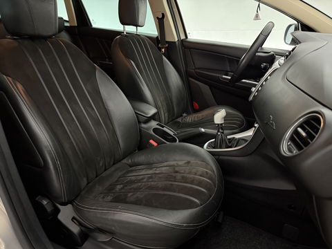 Lancia Delta 1.4-16V Oro | Clima | Cruise | Navi | Parkeersensoren | NAP