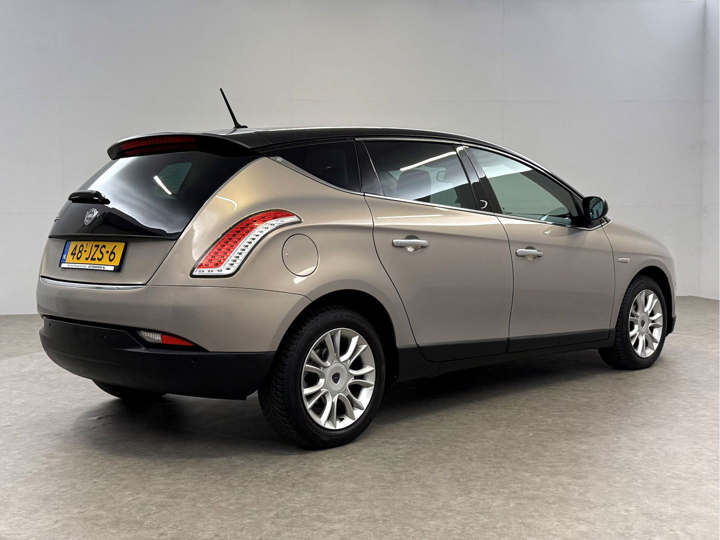 Lancia Delta 1.4-16V Oro | Clima | Cruise | Navi | Parkeersensoren | NAP