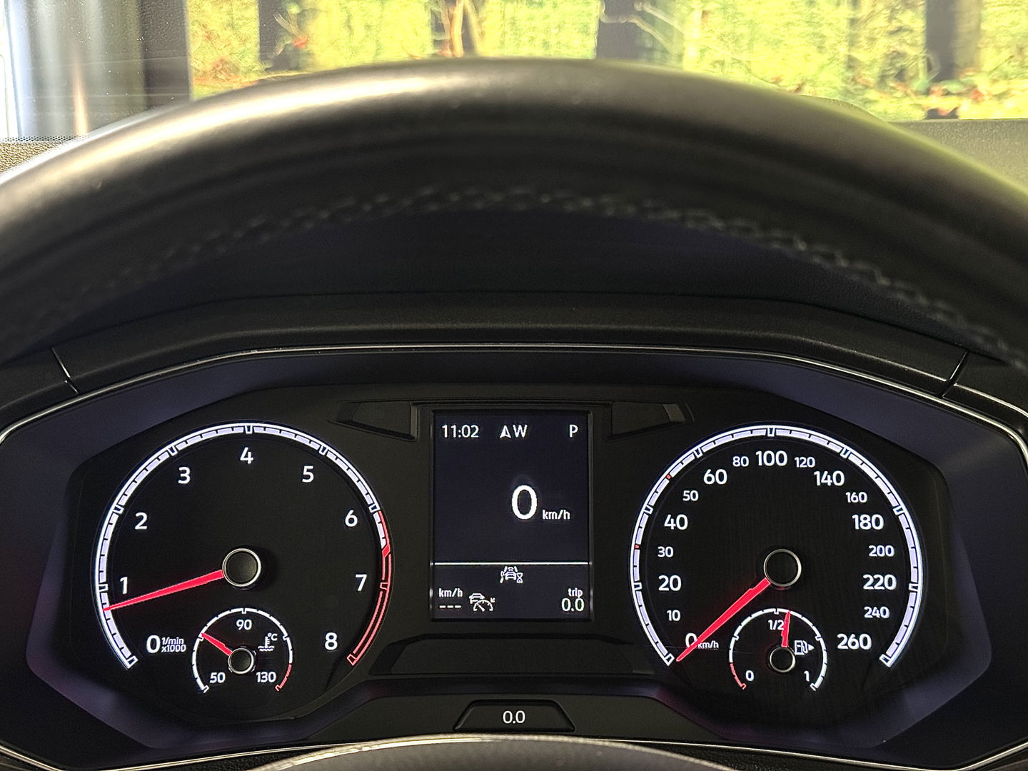 Volkswagen T-Roc 1.5 TSI Sport | Navigatie | Camera | Adaptieve Cruise Control | Lane Assist | Trekhaak | Parkeersensoren | Front Assist |  Airconditioning | Elektrische Ramen |