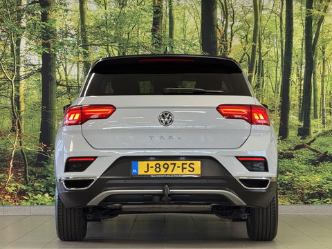 Volkswagen T-Roc 1.5 TSI Sport | Navigatie | Camera | Adaptieve Cruise Control | Lane Assist | Trekhaak | Parkeersensoren | Front Assist |  Airconditioning | Elektrische Ramen |