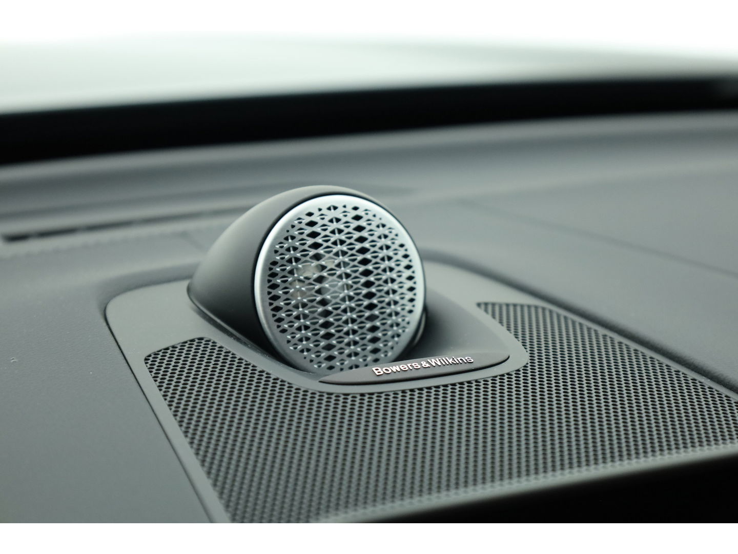 Volvo XC60 2.0 T8 Plug-in hybrid AWD Ultra Dark "Forest Lake" | Facelift | Memory | Pano | Luchtvering | Massage | Bowers & Wilkins