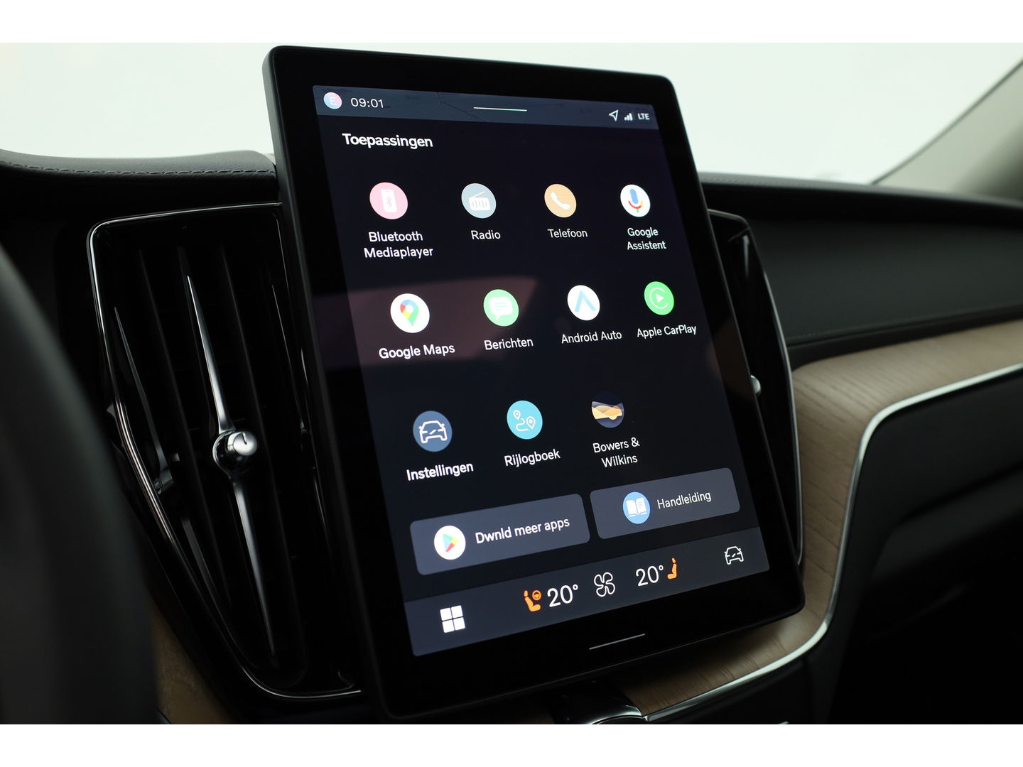 Volvo XC60 2.0 T8 Plug-in hybrid AWD Ultra Dark "Forest Lake" | Facelift | Memory | Pano | Luchtvering | Massage | Bowers & Wilkins