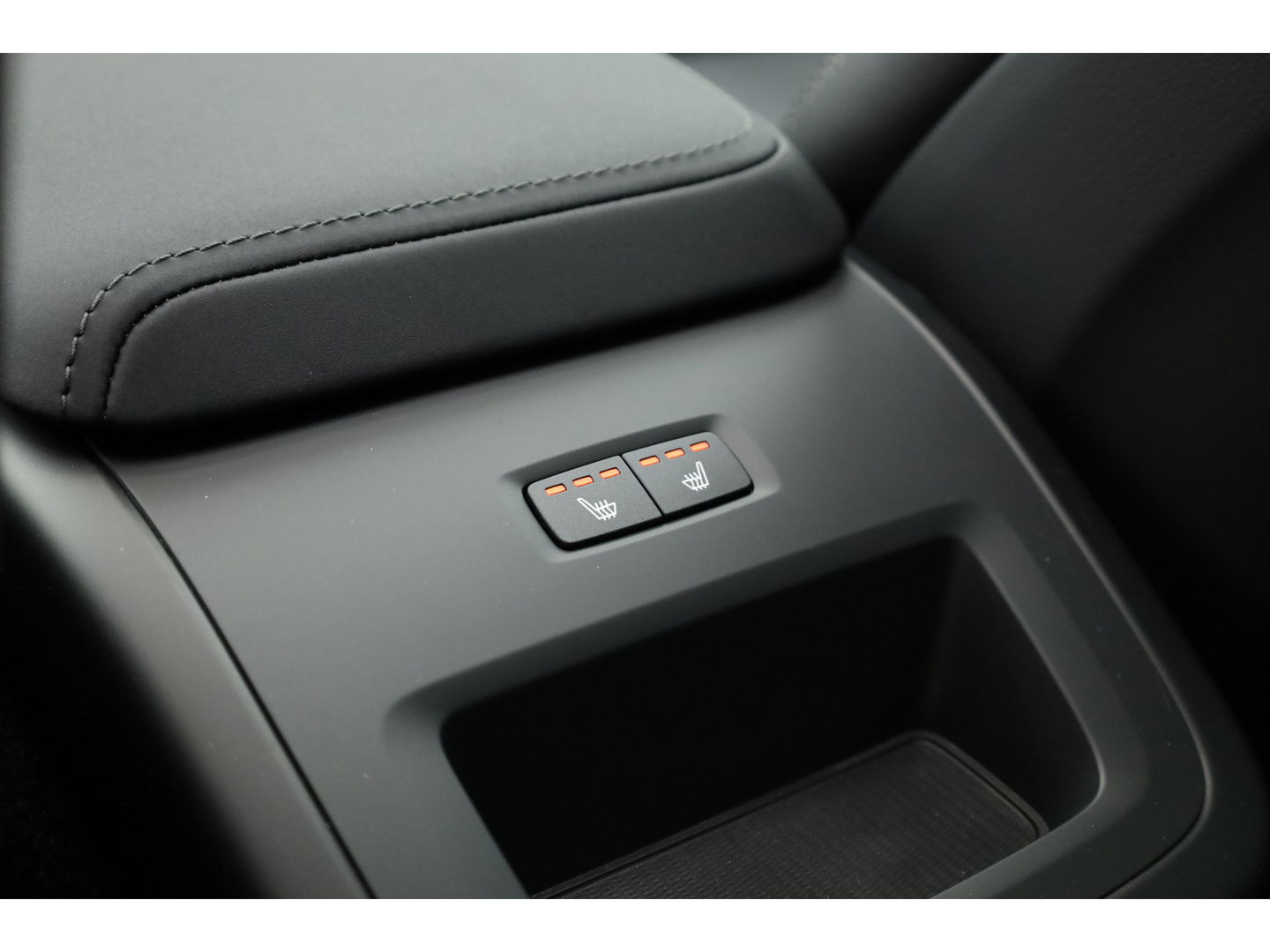 Volvo XC60 2.0 T8 Plug-in hybrid AWD Ultra Dark "Forest Lake" | Facelift | Memory | Pano | Luchtvering | Massage | Bowers & Wilkins