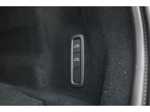 Volvo XC60 2.0 T8 Plug-in hybrid AWD Ultra Dark "Forest Lake" | Facelift | Memory | Pano | Luchtvering | Massage | Bowers & Wilkins