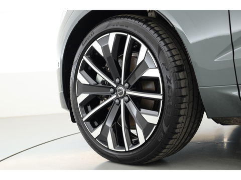 Volvo XC60 2.0 T8 Plug-in hybrid AWD Ultra Dark "Forest Lake" | Facelift | Memory | Pano | Luchtvering | Massage | Bowers & Wilkins