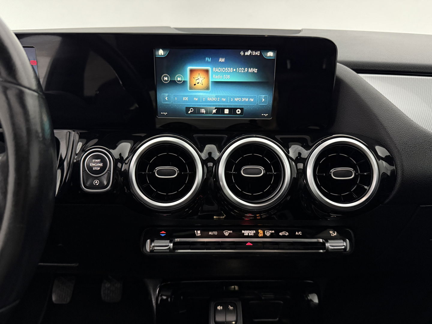 Mercedes-Benz B-Klasse 200 | Pano | Virtual | Stoelverw. | Camera | Cruise | LED