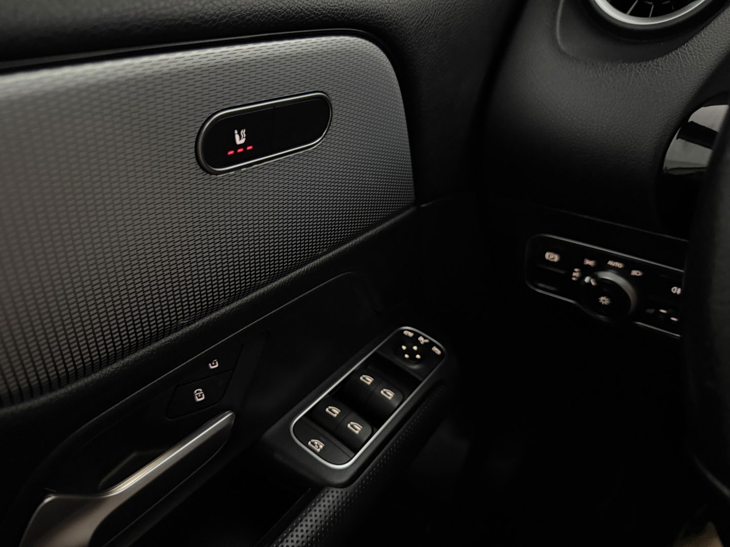 Mercedes-Benz B-Klasse 200 | Pano | Virtual | Stoelverw. | Camera | Cruise | LED