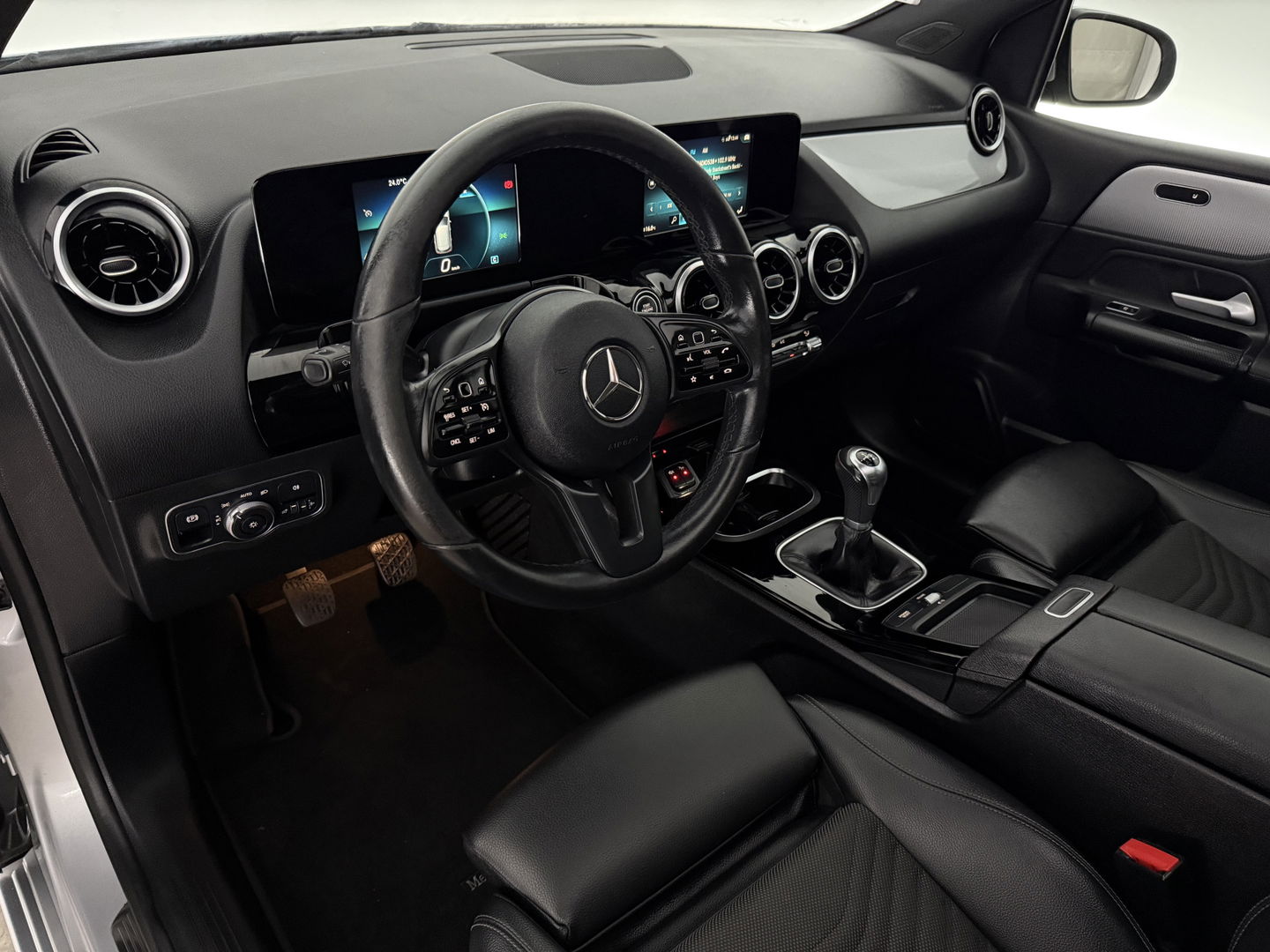 Mercedes-Benz B-Klasse 200 | Pano | Virtual | Stoelverw. | Camera | Cruise | LED