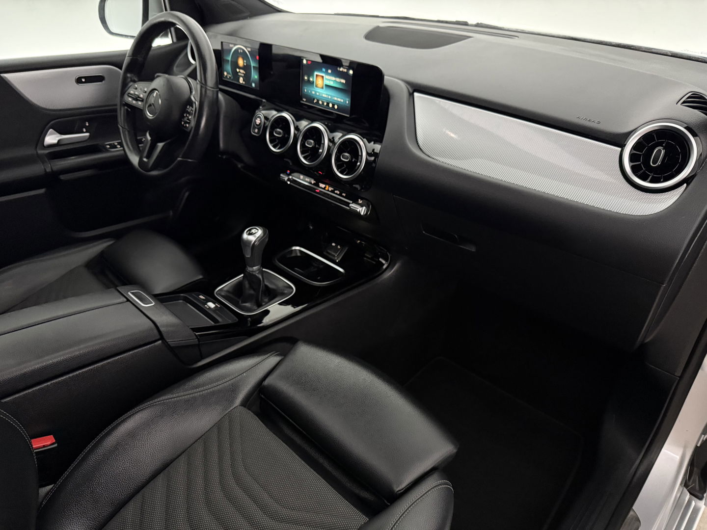 Mercedes-Benz B-Klasse 200 | Pano | Virtual | Stoelverw. | Camera | Cruise | LED