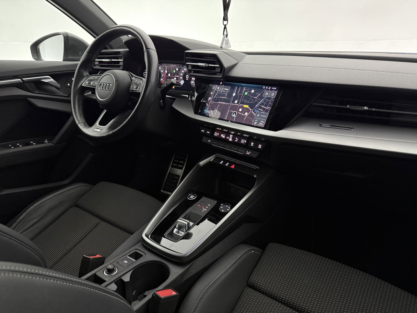 Audi A3 30TFSI S-Line | Virtual | Carplay | Stoelverw. | Navi | Parkeersens. | NAP