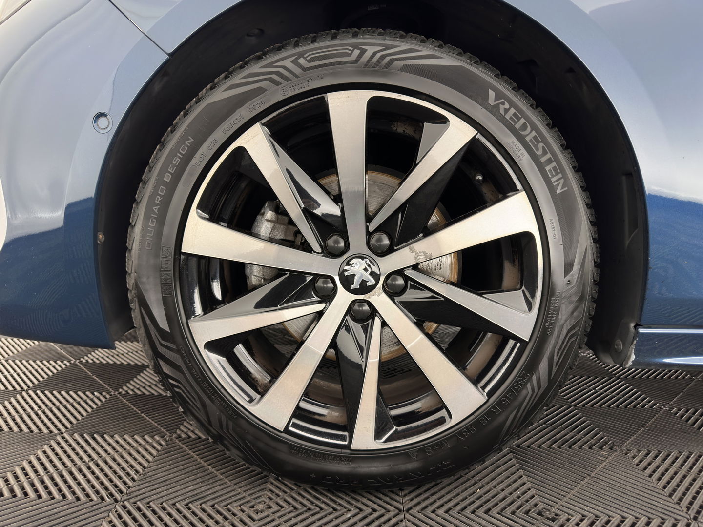 Peugeot 508 1.6 PureTech Blue Lease Allure (INCL-BTW) *LEATHER-FABRIC | FULL-LED | DIGI-COCKPIT | KEYLESS | BLIND-SPOT | CAMERA | PRIVACY-GLASS | HEATED-SPORTSEATS | DAB | NAVI-FULLMAP | 18''ALU*