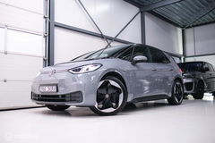 Volkswagen ID.3 Business 58 kWh PRO | Panorama | Trekhaak | Stoel + stuurwiel verwarming | vol opties | Rijklaarprijs |