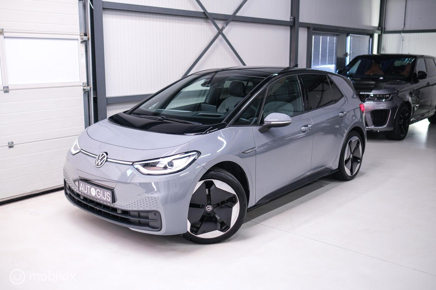 Volkswagen ID.3 Business 58 kWh PRO | Panorama | Trekhaak | Stoel + stuurwiel verwarming | vol opties | Rijklaarprijs |