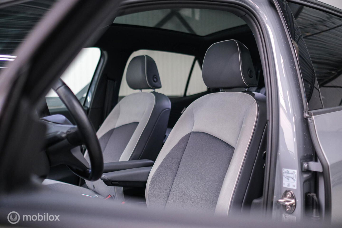 Volkswagen ID.3 Business 58 kWh PRO | Panorama | Trekhaak | Stoel + stuurwiel verwarming | vol opties | Rijklaarprijs |