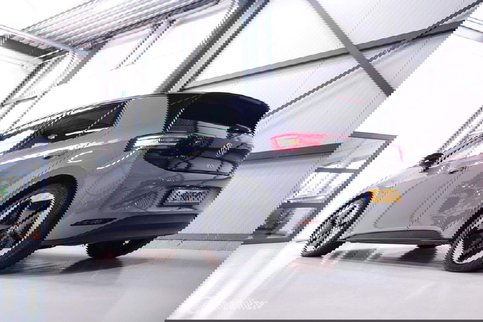 Volkswagen ID.3 Business 58 kWh PRO | Panorama | Trekhaak | Stoel + stuurwiel verwarming | vol opties | Rijklaarprijs |