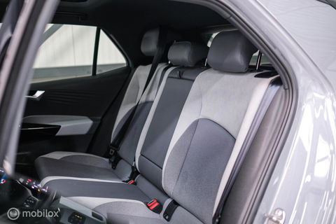 Volkswagen ID.3 Business 58 kWh PRO | Panorama | Trekhaak | Stoel + stuurwiel verwarming | vol opties | Rijklaarprijs |