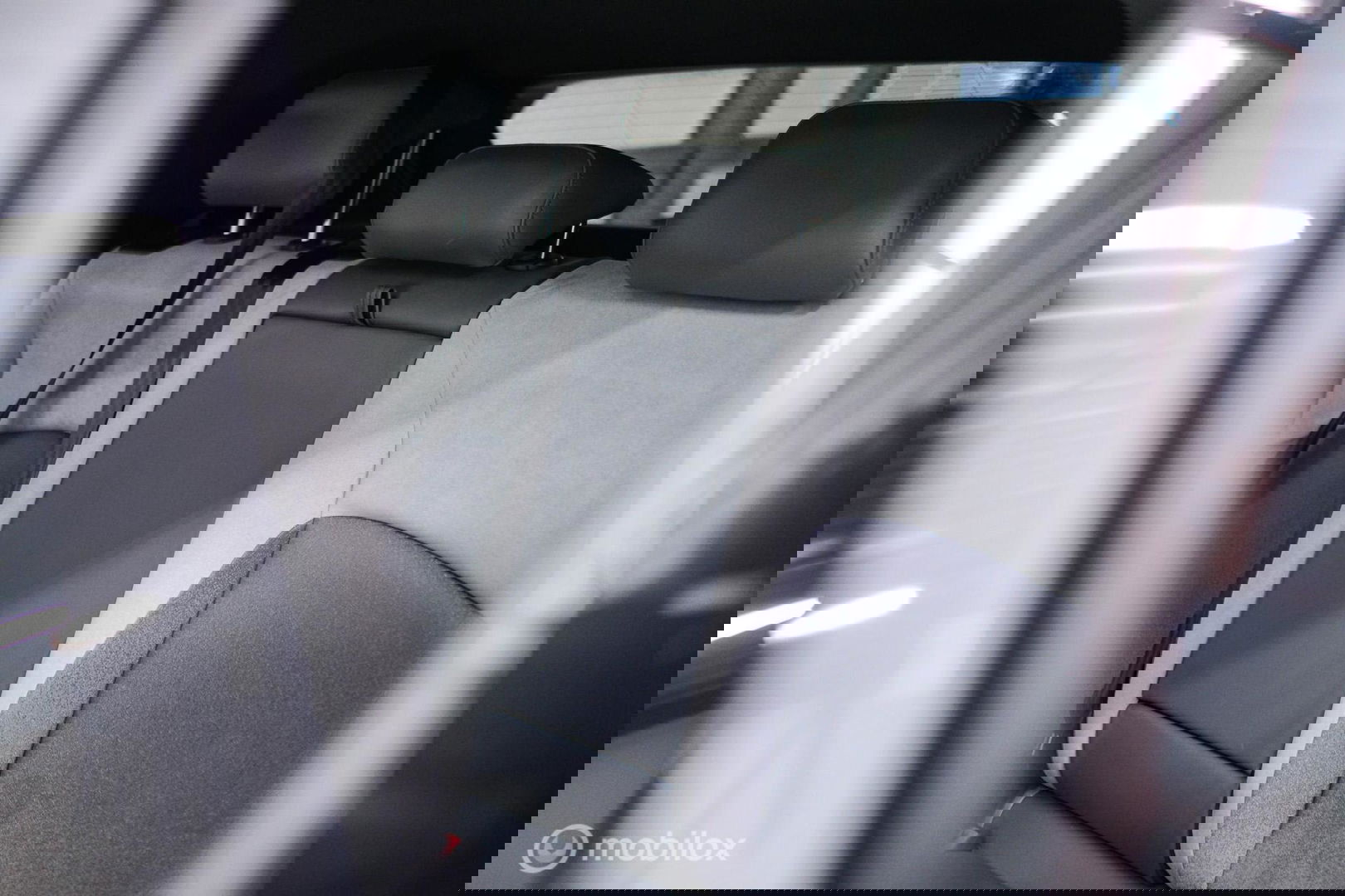 Volkswagen ID.3 Business 58 kWh PRO | Panorama | Trekhaak | Stoel + stuurwiel verwarming | vol opties | Rijklaarprijs |