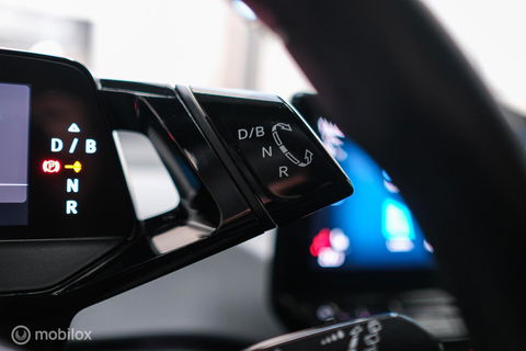 Volkswagen ID.3 Business 58 kWh PRO | Panorama | Trekhaak | Stoel + stuurwiel verwarming | vol opties | Rijklaarprijs |
