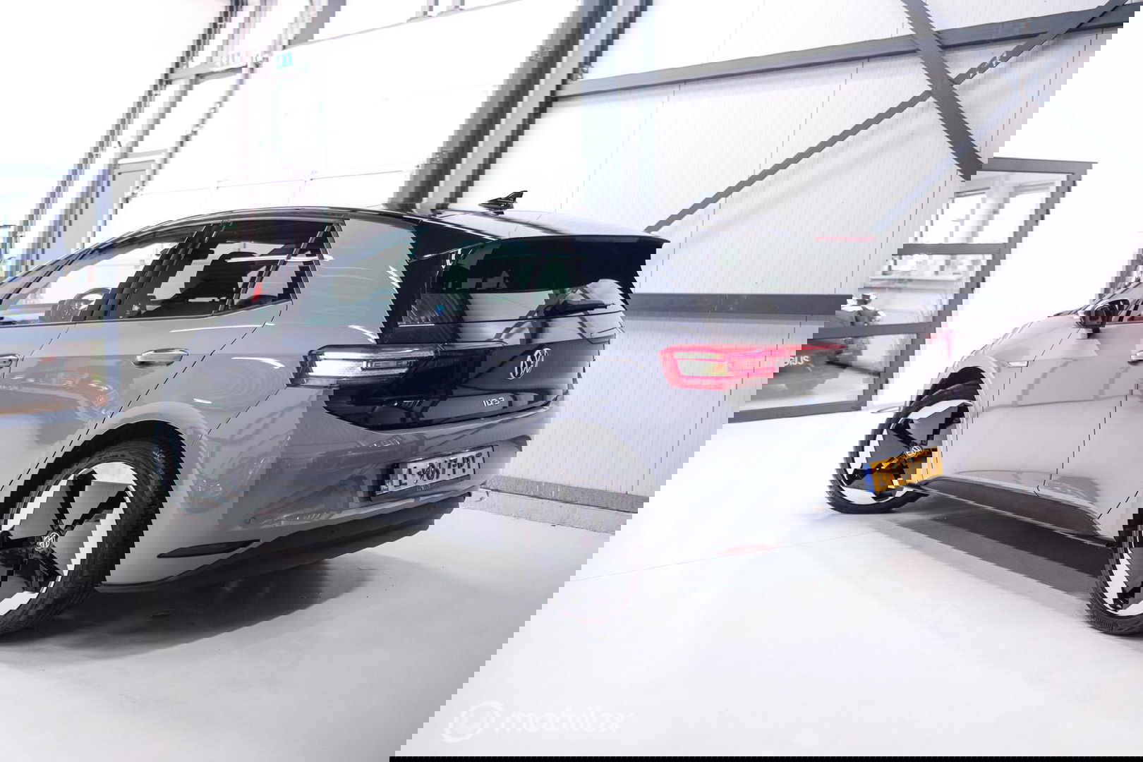 Volkswagen ID.3 Business 58 kWh PRO | Panorama | Trekhaak | Stoel + stuurwiel verwarming | vol opties | Rijklaarprijs |