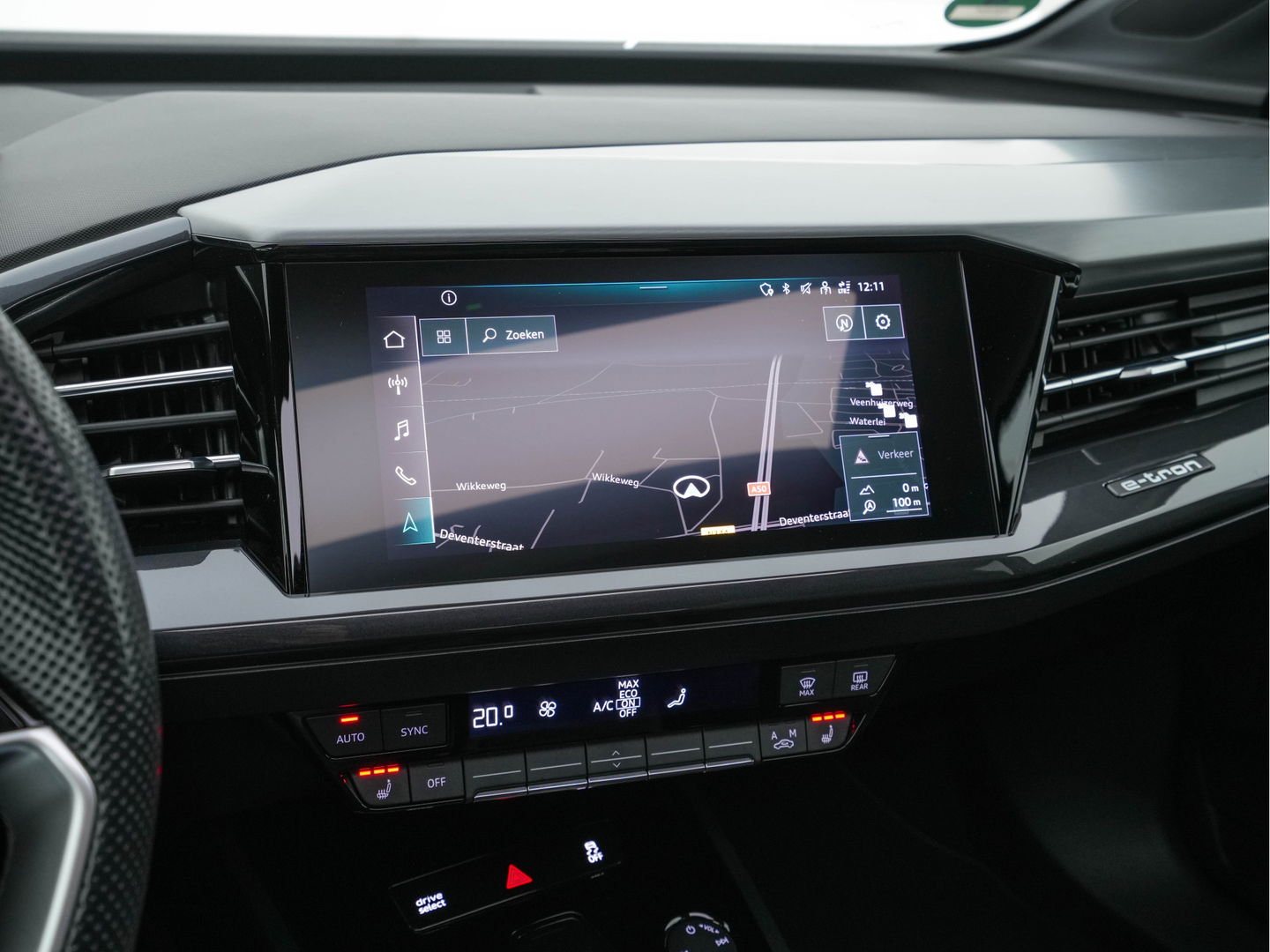 Audi Q4 e-tron 40 S-Line Competition Launch edition 77 kWh [ 3-Fase ] {SOH-87%} (INCL-BTW) *HEAT-PUMP | PANO | LEATHER-FABRIC | MATRIX-LED | ADAPTIVE-CRUISE | HEATED-SPORTSEATS | AMBIENT-LIGHT | DIGI-COCKPIT | CAMERA | KEYLESS | NAVI-FULLMAP | ...