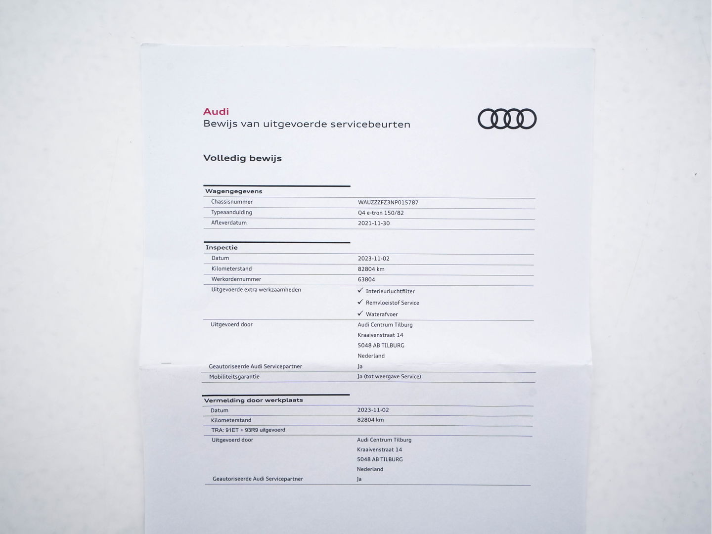 Audi Q4 e-tron 40 S-Line Competition Launch edition 77 kWh [ 3-Fase ] {SOH-87%} (INCL-BTW) *HEAT-PUMP | PANO | LEATHER-FABRIC | MATRIX-LED | ADAPTIVE-CRUISE | HEATED-SPORTSEATS | AMBIENT-LIGHT | DIGI-COCKPIT | CAMERA | KEYLESS | NAVI-FULLMAP | ...