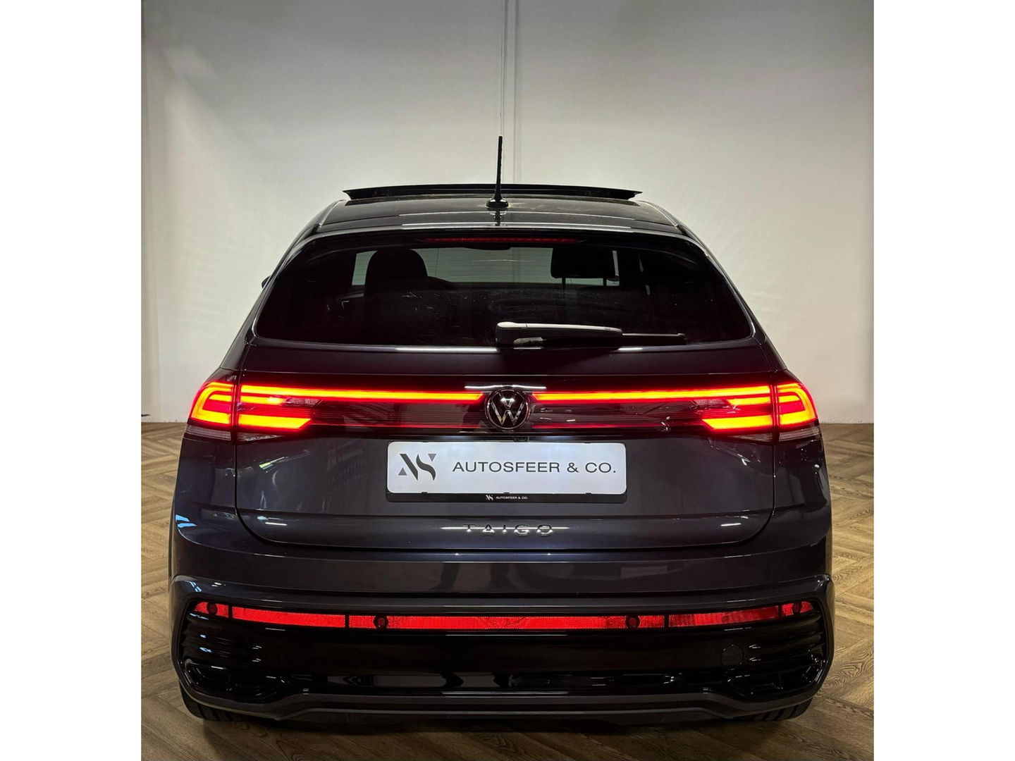 Volkswagen Taigo 1.5 TSI R-Line PANO KEYLESS CAM BEATS'