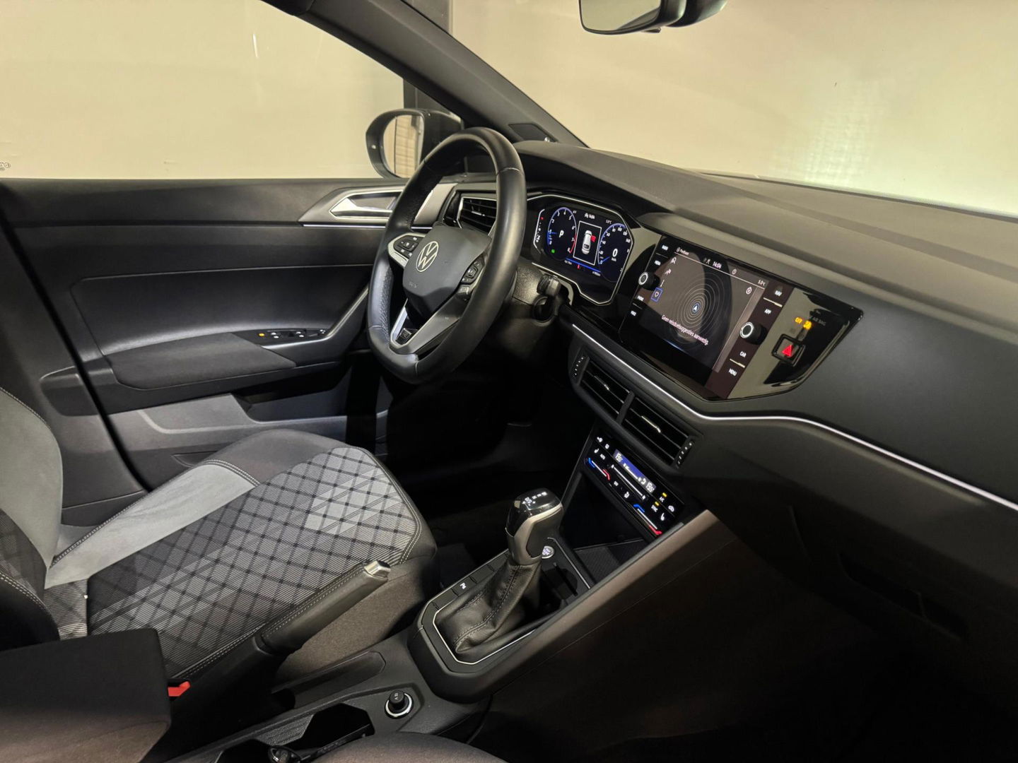 Volkswagen Taigo 1.5 TSI R-Line PANO KEYLESS CAM BEATS'