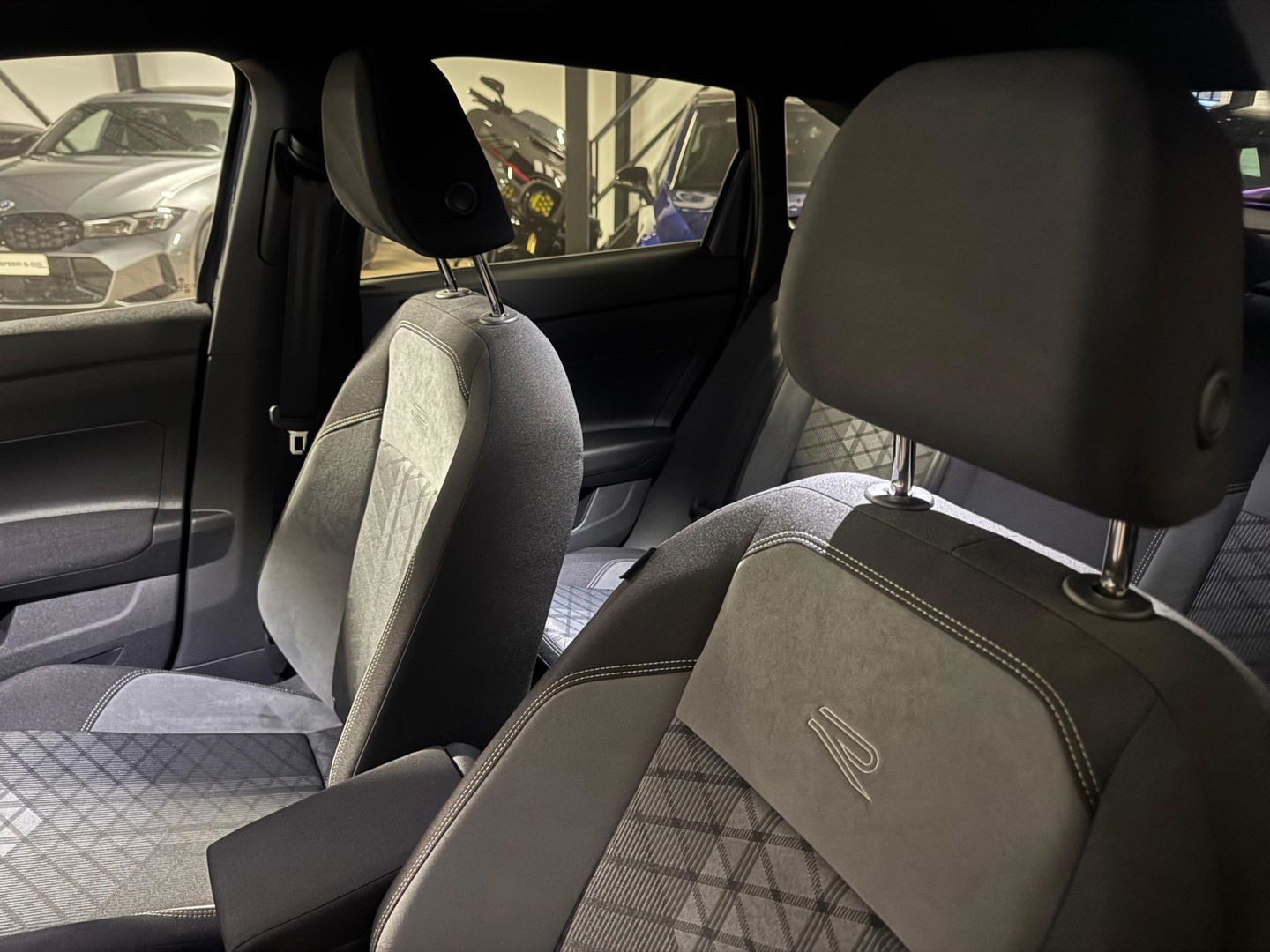 Volkswagen Taigo 1.5 TSI R-Line PANO KEYLESS CAM BEATS'