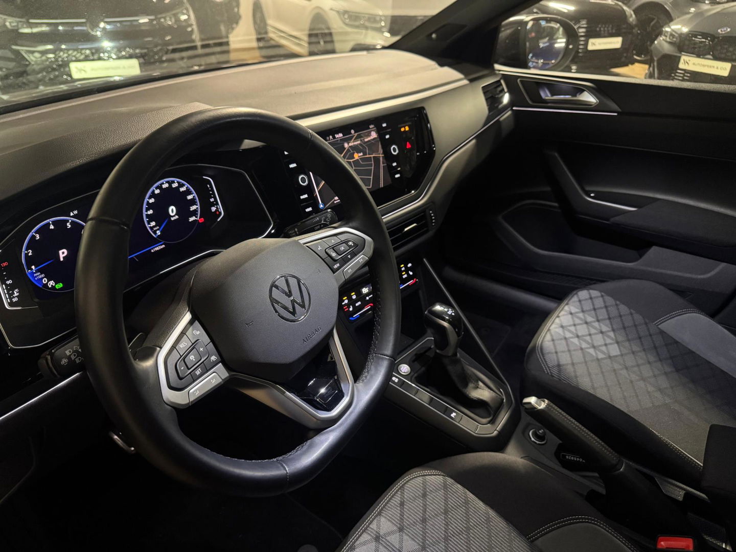 Volkswagen Taigo 1.5 TSI R-Line PANO KEYLESS CAM BEATS'