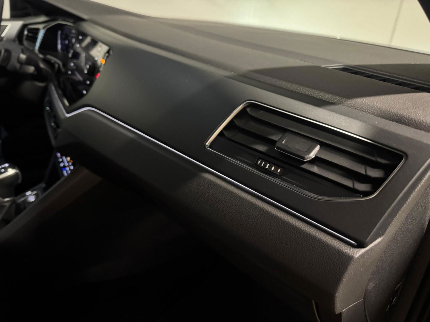 Volkswagen Taigo 1.5 TSI R-Line PANO KEYLESS CAM BEATS'