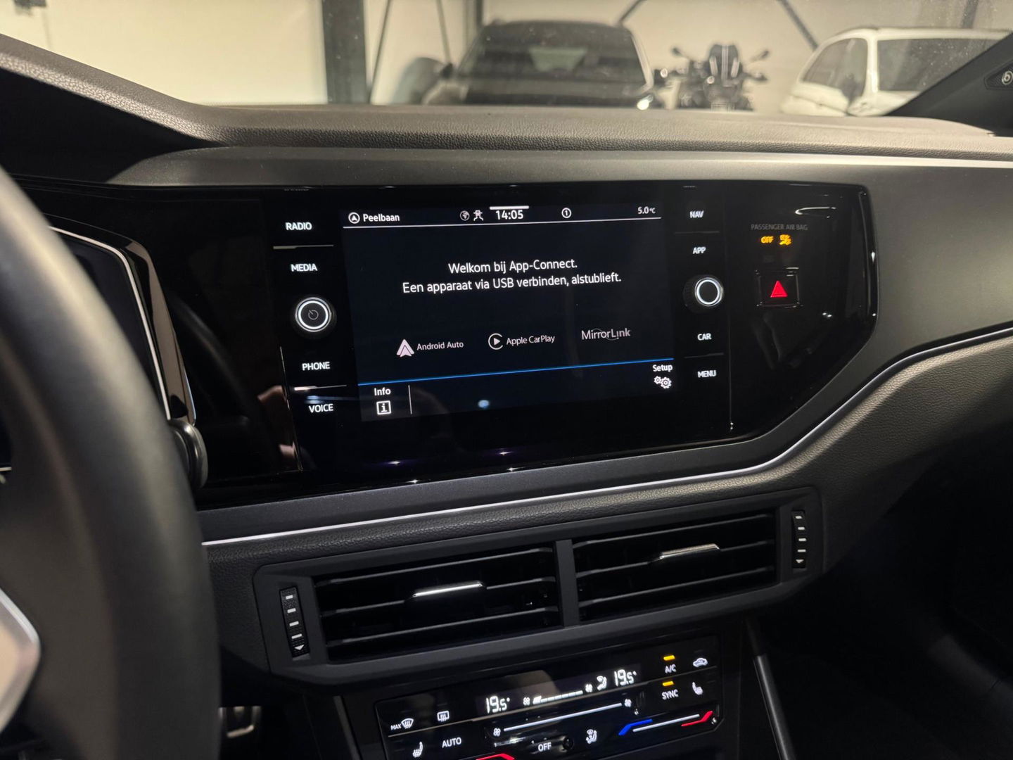 Volkswagen Taigo 1.5 TSI R-Line PANO KEYLESS CAM BEATS'