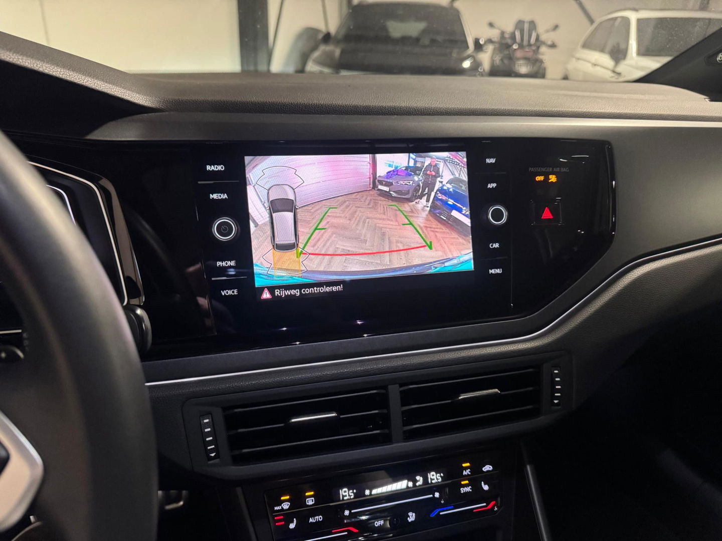 Volkswagen Taigo 1.5 TSI R-Line PANO KEYLESS CAM BEATS'