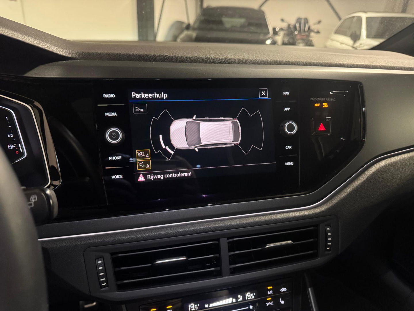 Volkswagen Taigo 1.5 TSI R-Line PANO KEYLESS CAM BEATS'